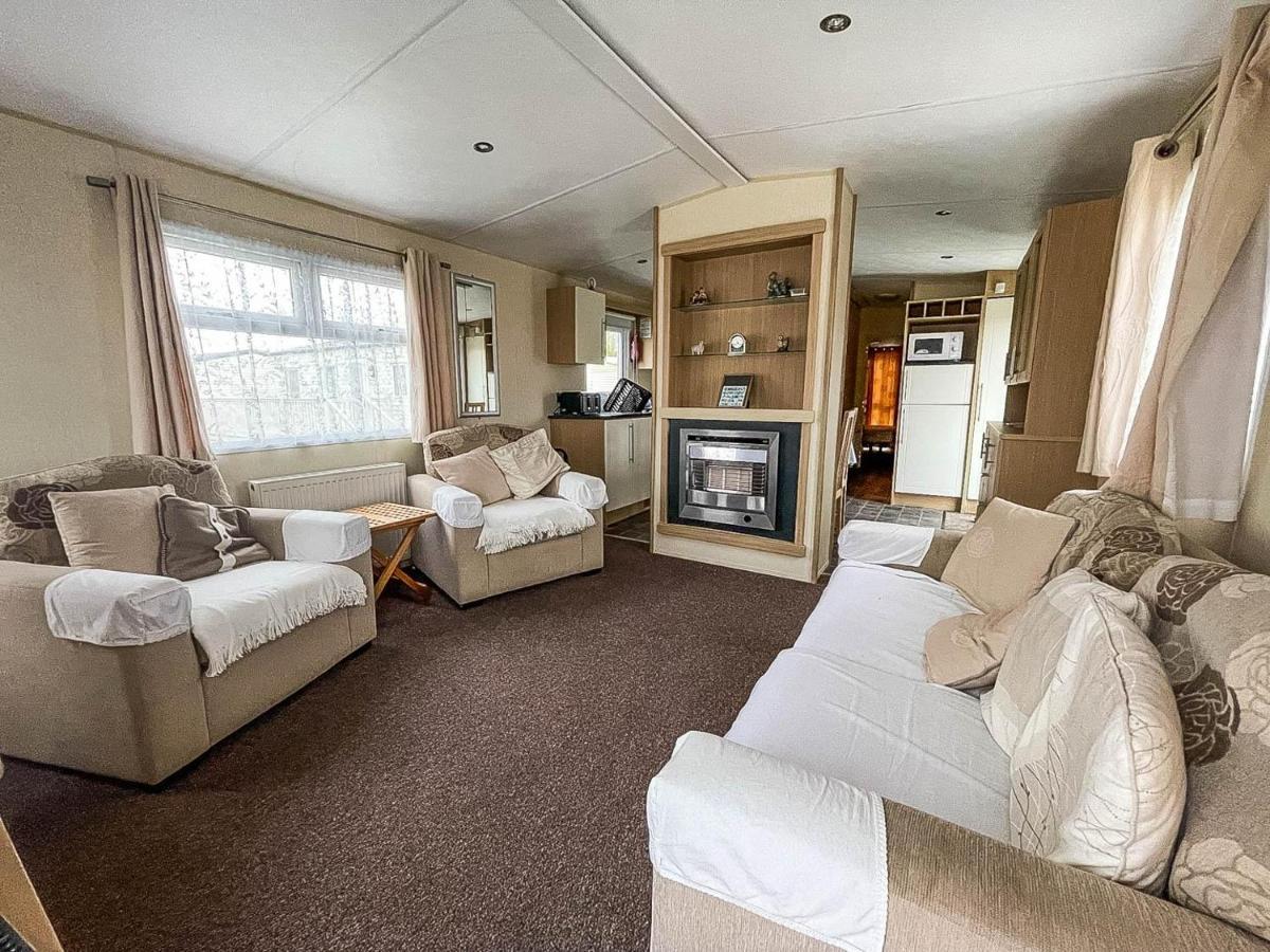 Lovely Caravan With Decking At Heacham Beach In Norfolk, Sleeps 6 Ref 21020C Екстер'єр фото